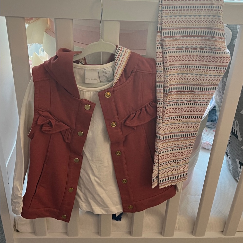 Tahari Rust Vest and Patterned Leggings Outfit